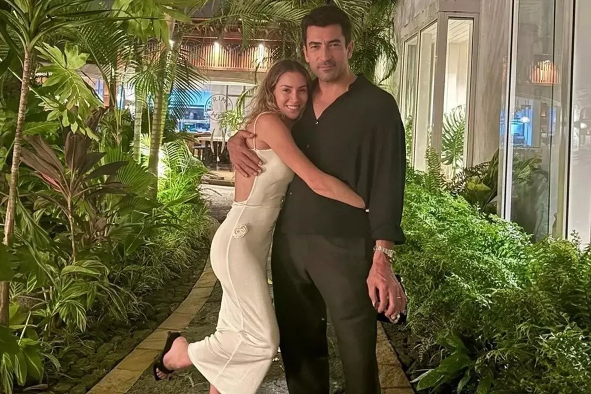 Sinem Kobal’dan seneler sonra bikinili paylaşım